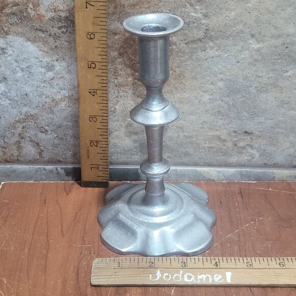 Vintage Wilton Columbia Pewter Candlestick Holder Baluster Spindle Shape Scallop - Picture 8 of 10